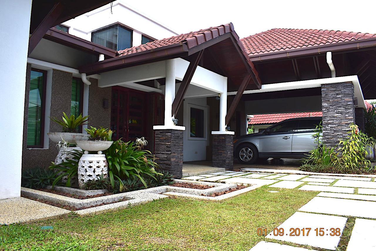 12Haven Stunning Seaside Luxury Villa Pd With Kids Pool Porto Dickson Exterior foto